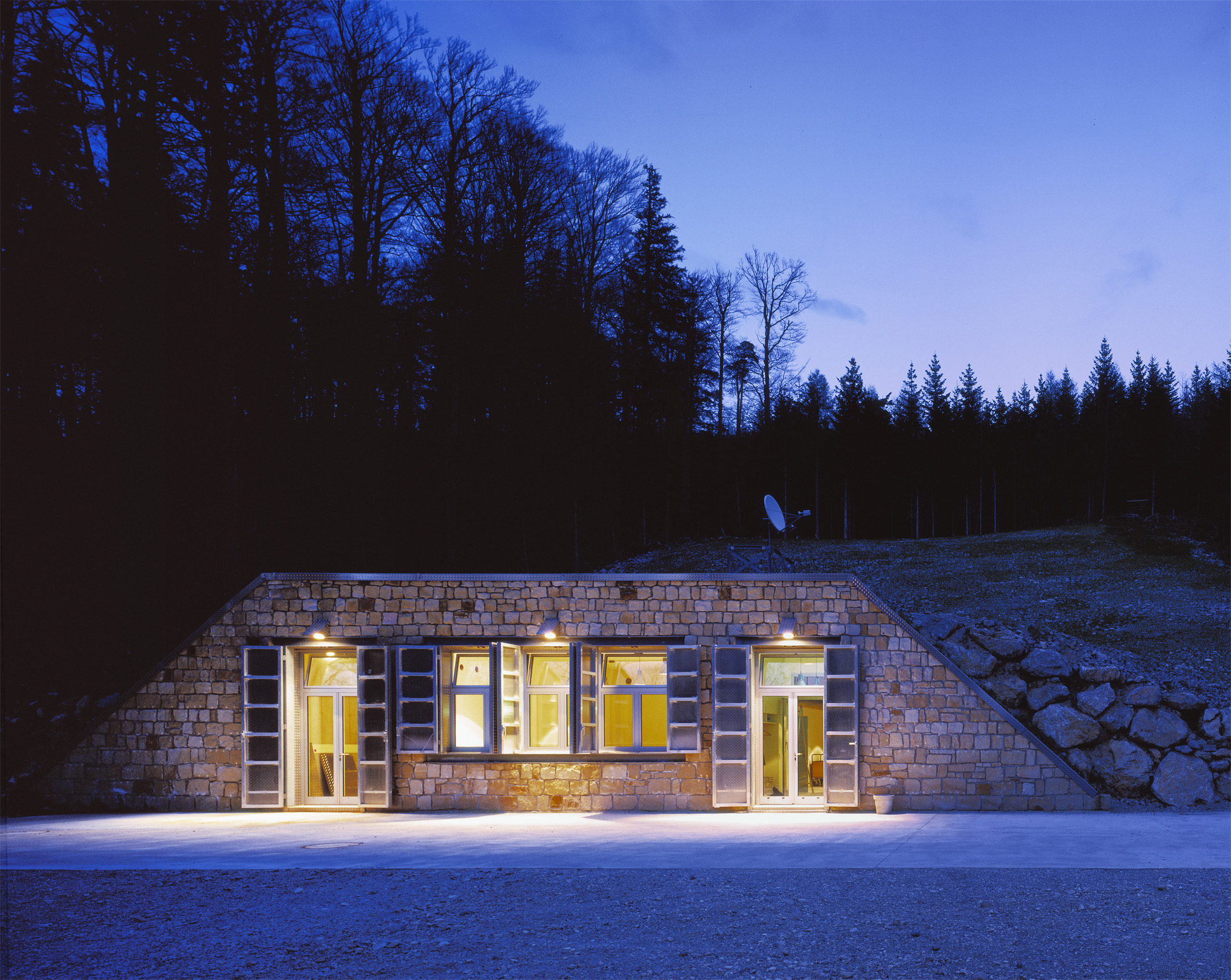 Das seismo-gravimimetrische Observatorium (Baustufe 1)